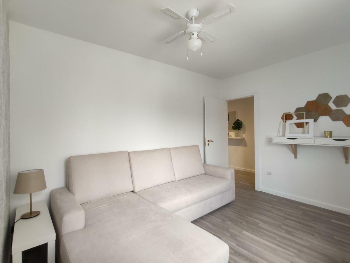 Center • Collection By Perpetual Relax *